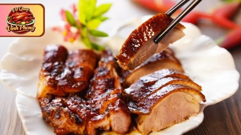 Bí Quyết Làm Nên Hương Vị Vịt Quay Đặc Trưng Của Vĩnh Phong
