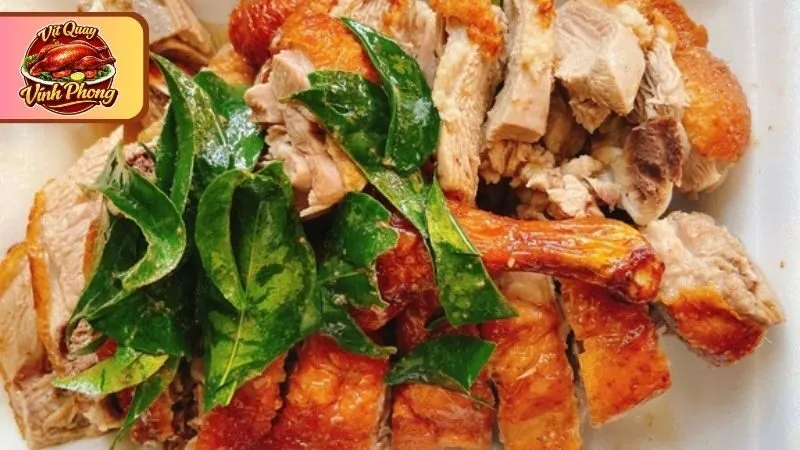 Tổng hợp các cách tạo nên hương vị vịt quay lá mắc mật