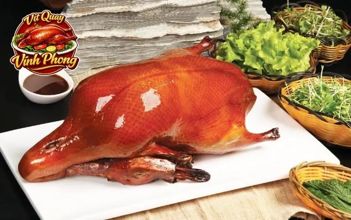 không gian quán vịt quay hạnh phúc đông khách và sạch sẽ