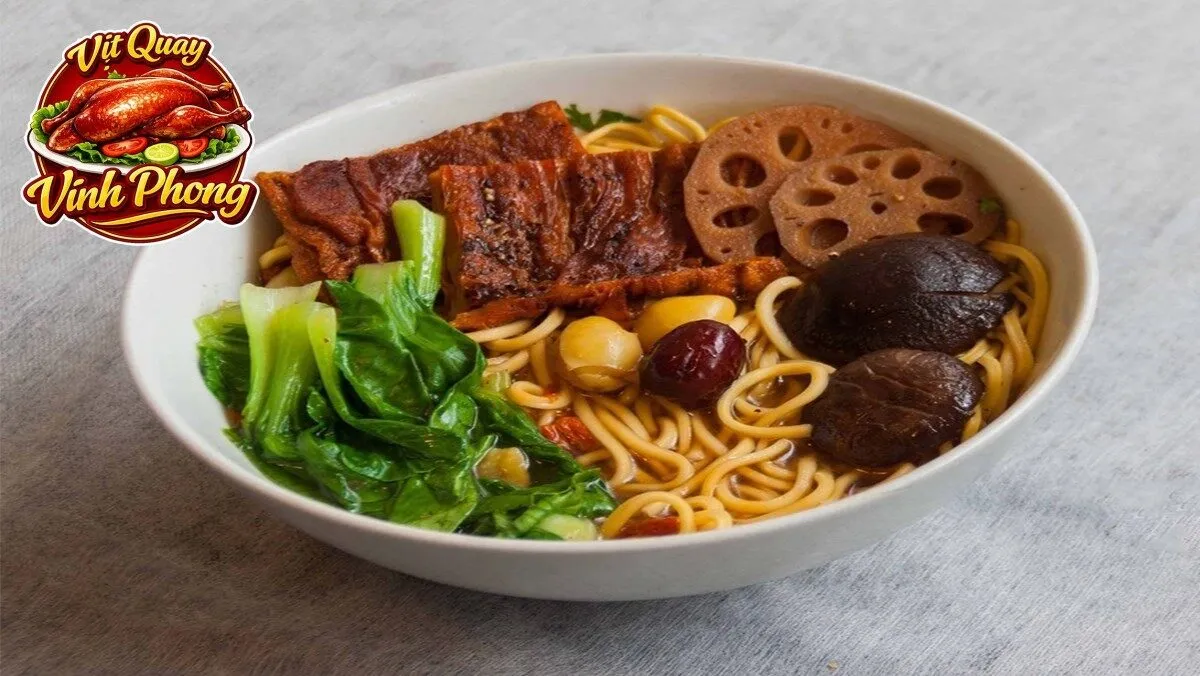 Nguyên liệu vịt quay tươi chuẩn bị làm mì vịt tiềm