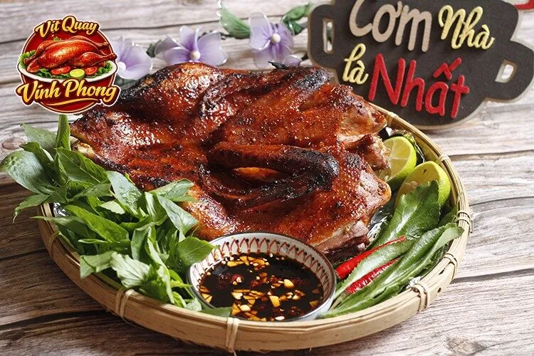 Vịt quay bắc kinh da giòn vàng óng món ăn bán chạy nổi tiếng