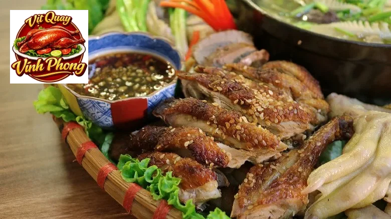 Cách bày trí mẹt vịt quay đẹp mắt cùng rau sống và nước chấm