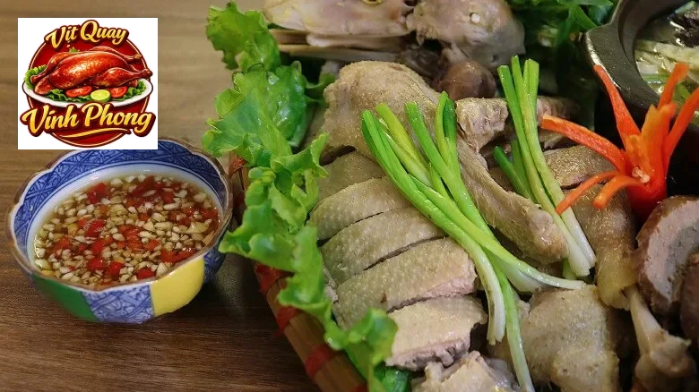 Thịt vịt quay giàu dinh dưỡng kết hợp rau củ tươi ngon