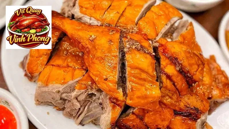 Thực khách thưởng thức món ăn tại Vịt 29 Hà Đông và chia sẻ trải nghiệm thực tế
