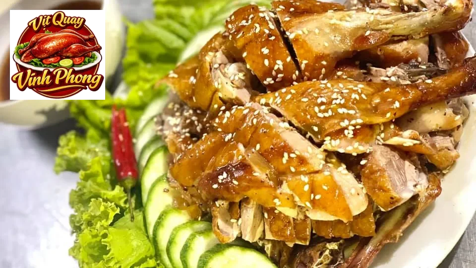 Quán vịt nướng Nha Trang đông khách với món vịt nướng vàng giòn hấp dẫn